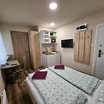 Baberkak Vendeghaz 3*