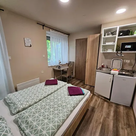 Aparthotel Babérkák 3*