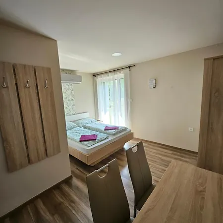 Baberkak Vendeghaz Aparthotel
